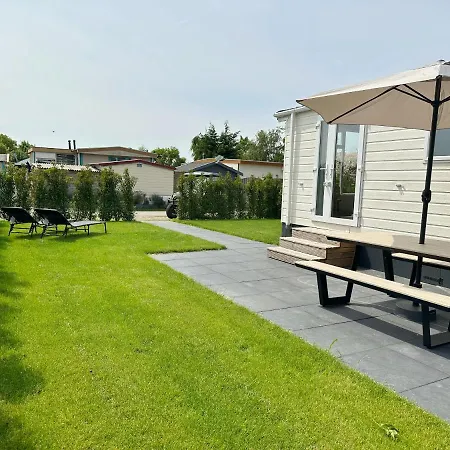 Alpesi faház 572 Op Recreatiepark De Wielen *